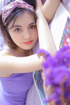 美女脱个精光扒开尿口让男人桶